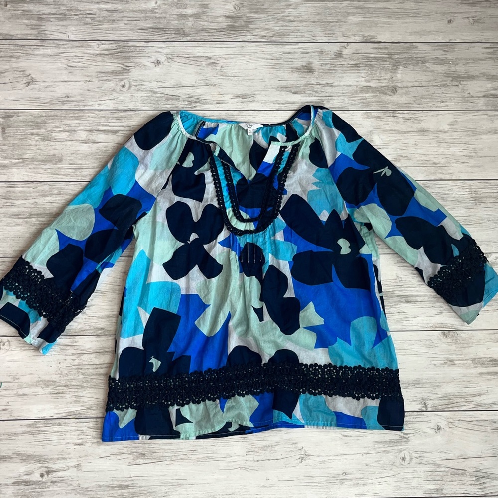 Crown & Ivy Top Size PL